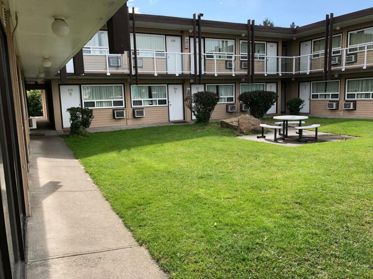 Travellers Inn YYC Exterior foto